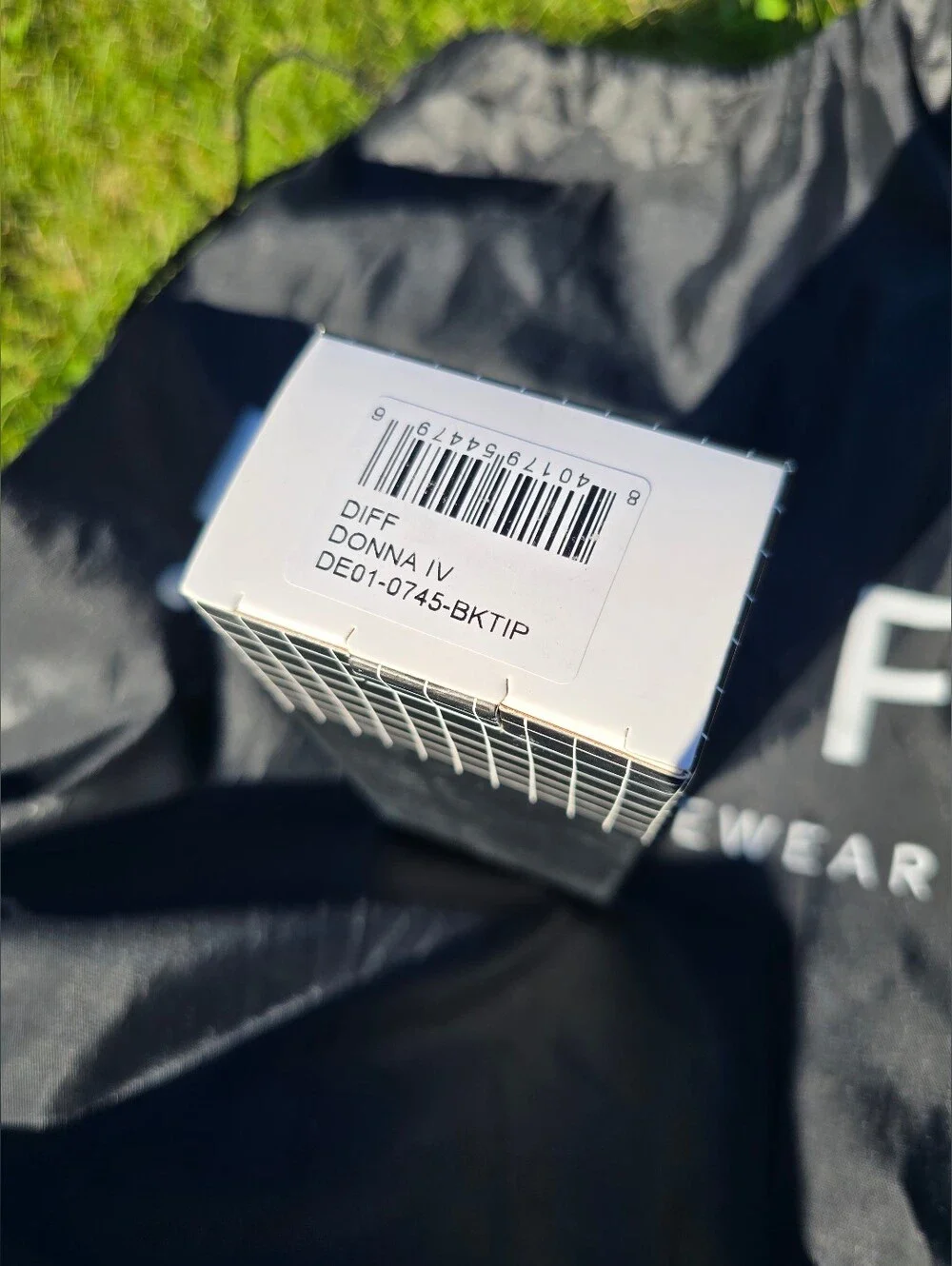 NIB! DIFF Eyewear, Donna IV, black twilight gradient polarized sunglasses